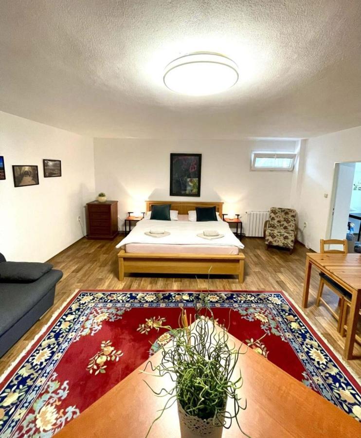 Apartman Lipa Mikulov Buitenkant foto