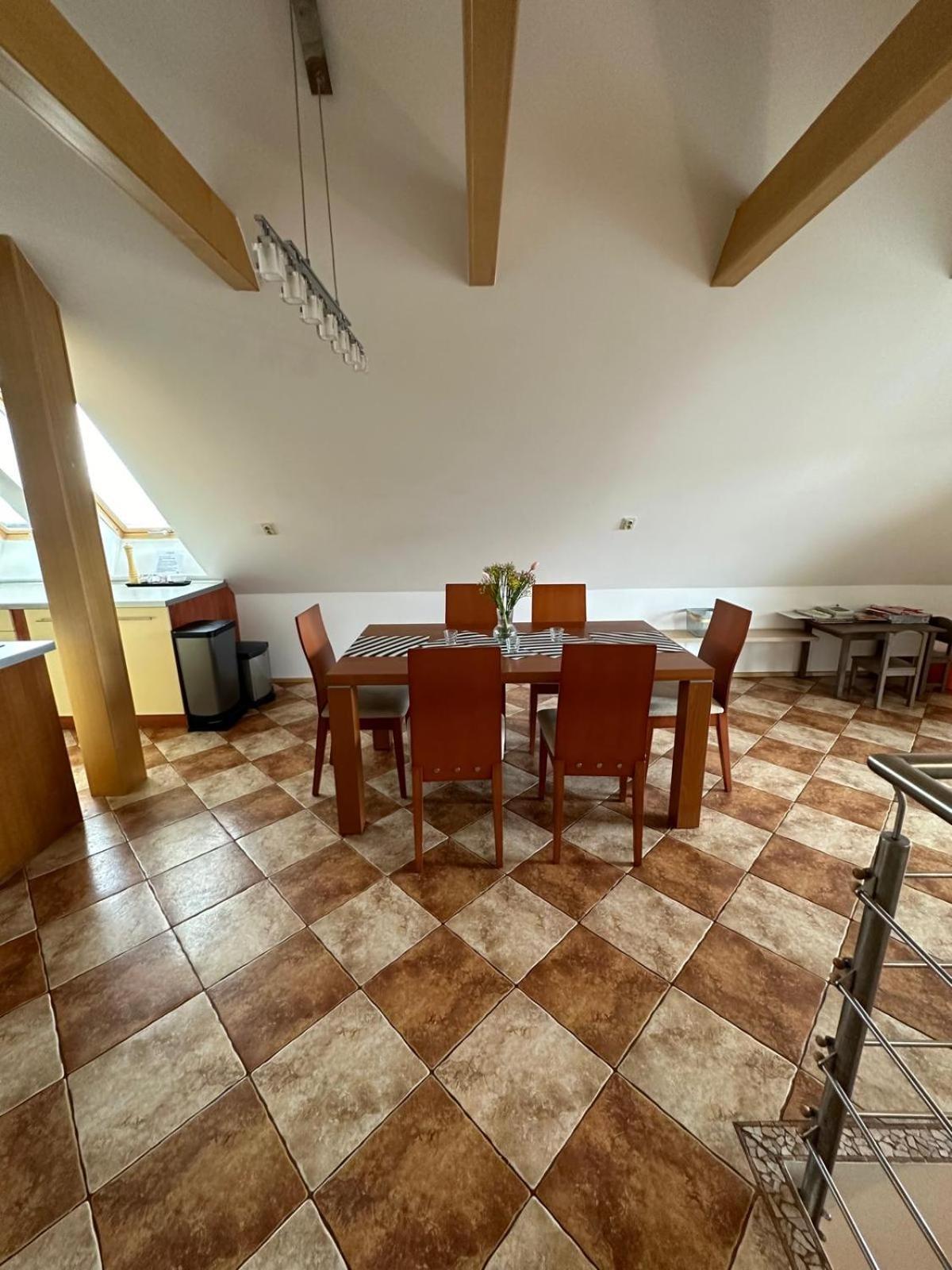 Apartman Lipa Mikulov Buitenkant foto