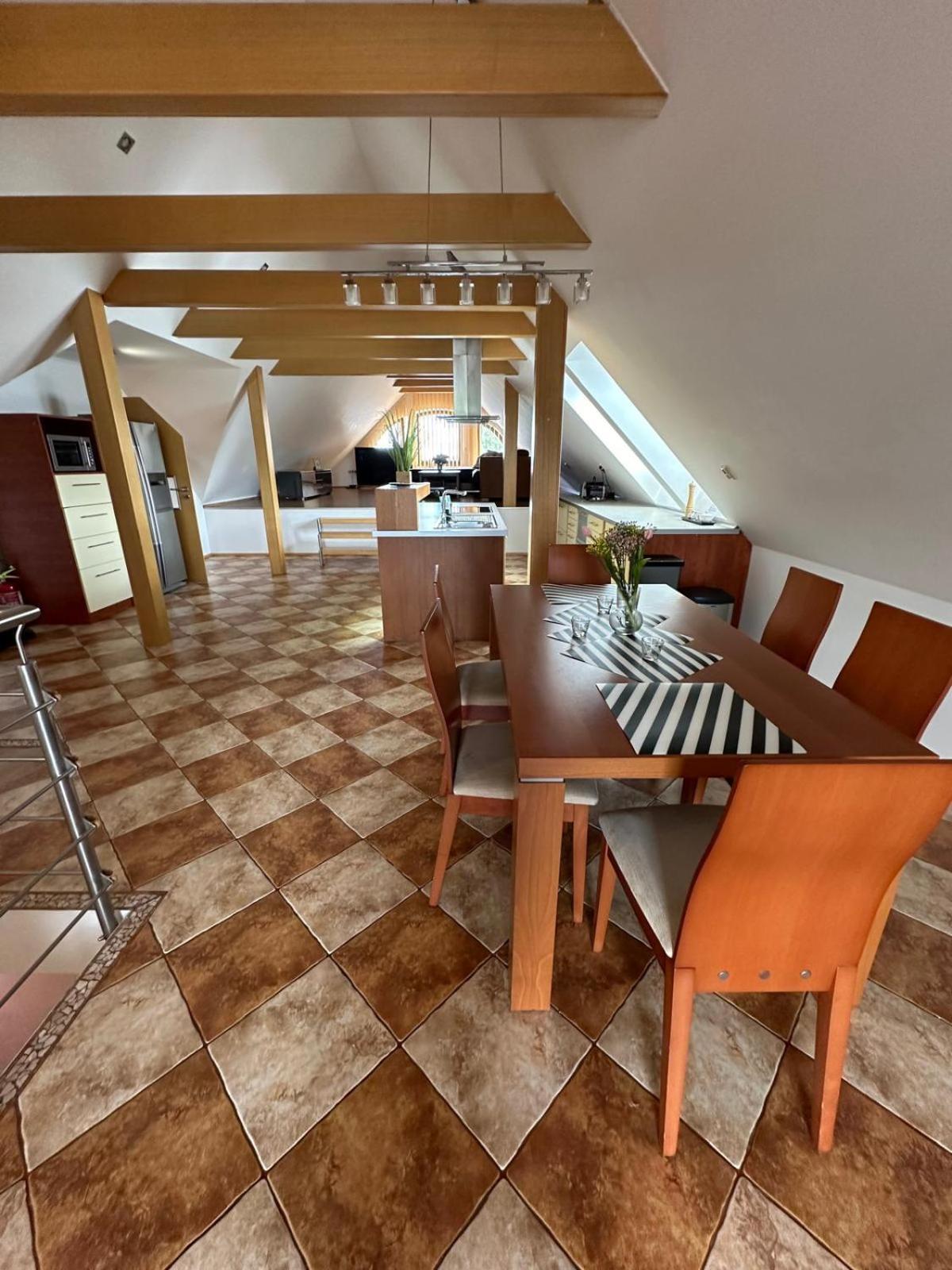 Apartman Lipa Mikulov Buitenkant foto