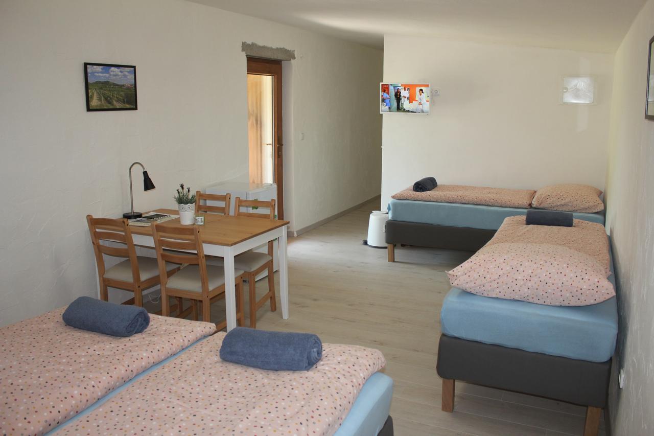 Apartman Lipa Mikulov Buitenkant foto