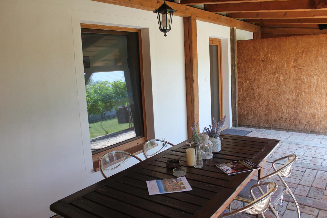 Apartman Lipa Mikulov Buitenkant foto