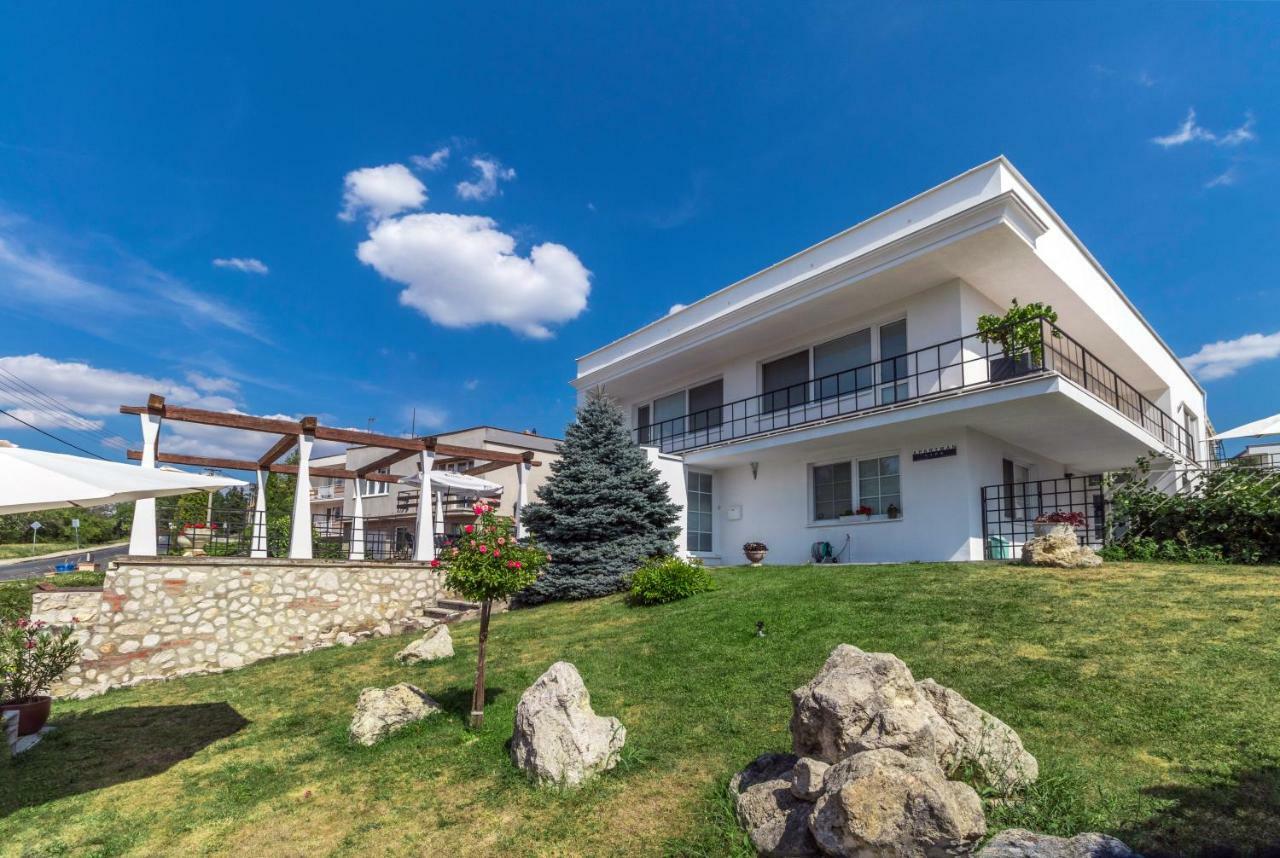 Apartman Lipa Mikulov Buitenkant foto